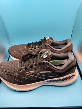 Brooks Women's Running Shoes in Black with Pink Midsole Accent